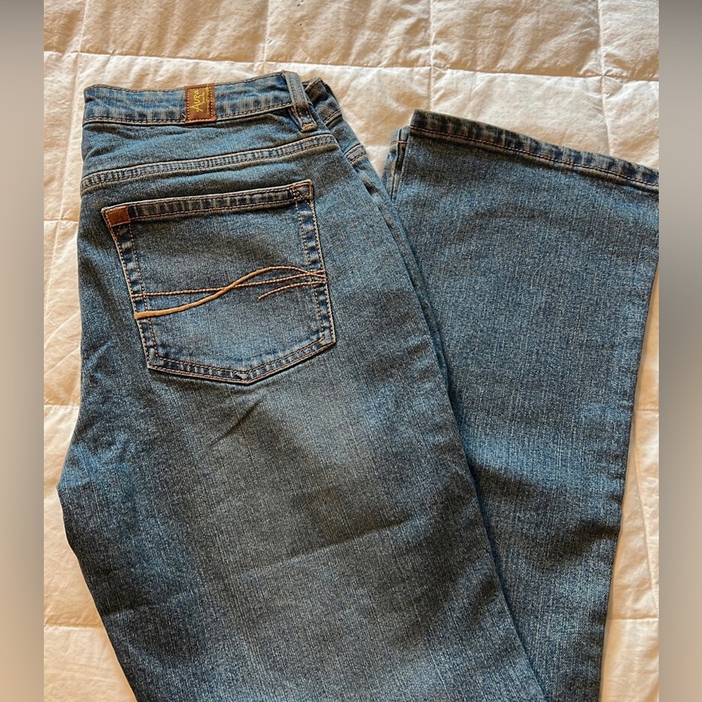 Aura jeans